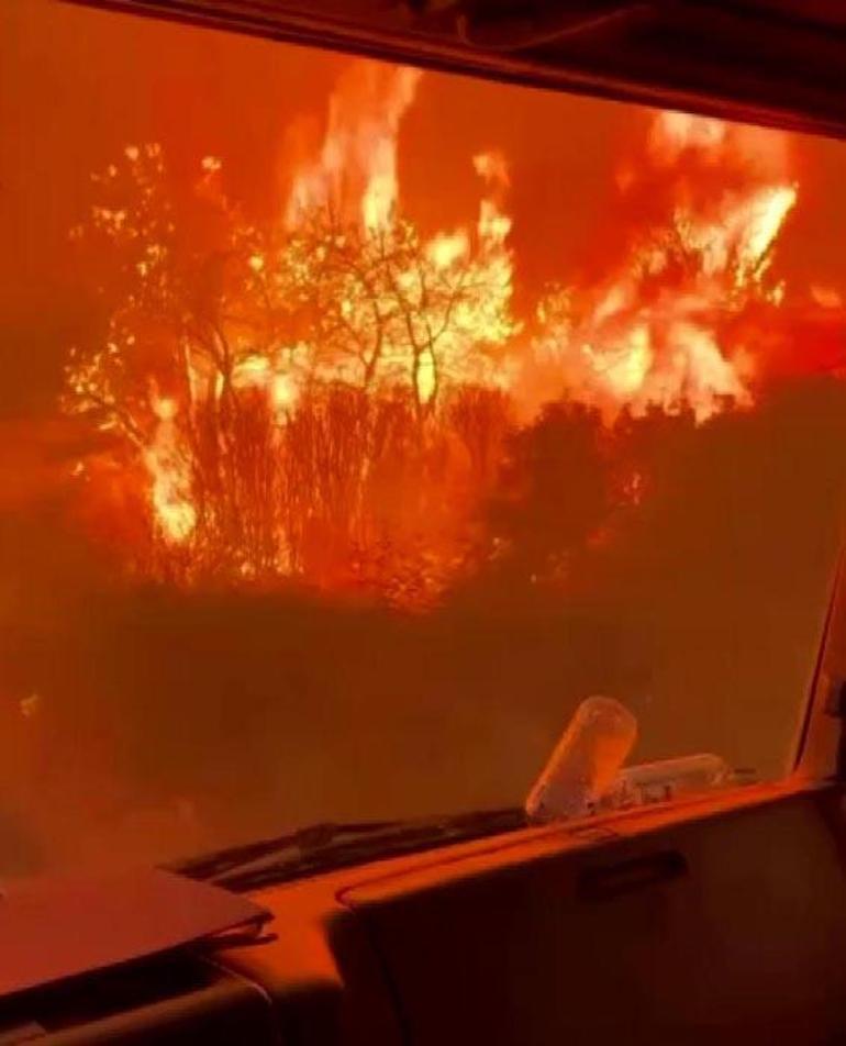 Çanakkaleyi 30 yıllık ahşap elektrik direği yaktı Yangın kontrol altına alındı