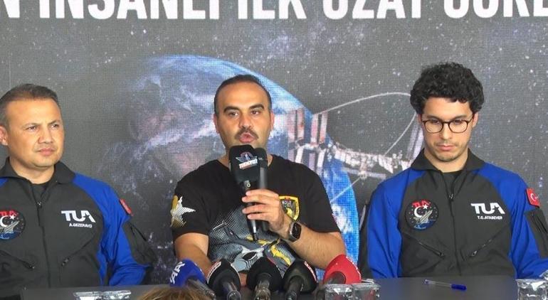 Türkiye’nin ilk uzay yolcuları Alper Gezeravcı ve Tuva Cihangir Atasever TEKNOFEST’te merak edilenleri cevapladı