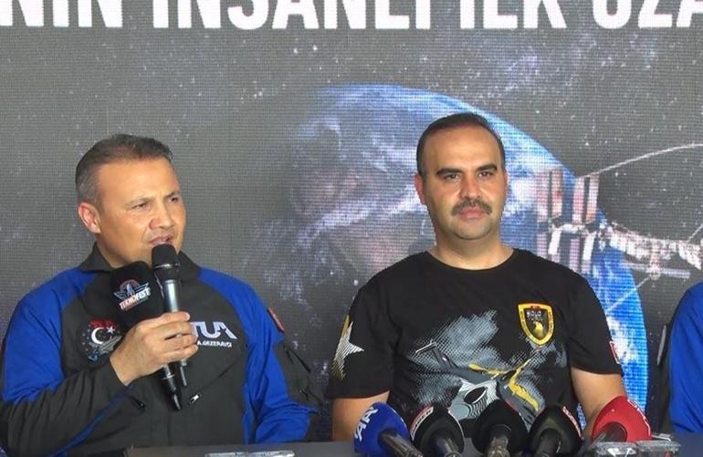 Türkiye’nin ilk uzay yolcuları Alper Gezeravcı ve Tuva Cihangir Atasever TEKNOFEST’te merak edilenleri cevapladı