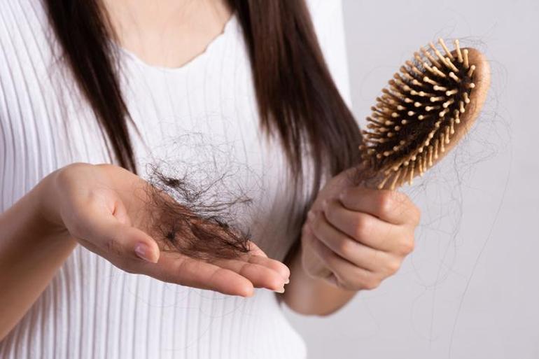 Sonbaharda saç kendini korumak için harekete geçer Daha fazla melamin üretir