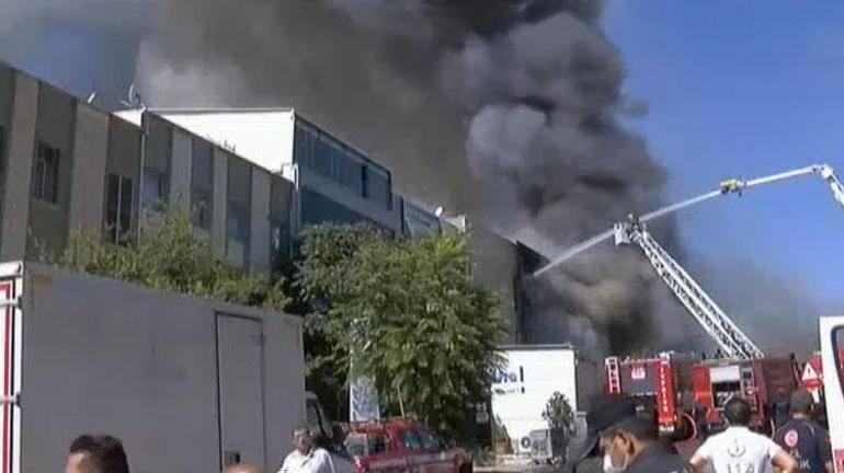 Ankara’da sanayi sitesinde fabrika yangını çıktı