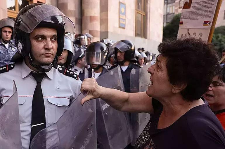 Azerbaycan Karabağda 24 saatte zafere ulaştı Fransız haber ajansı: Türkiye varken imkansız