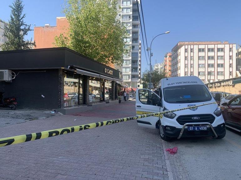 Motosikletli saldırganlar mağazaya kurşun yağdırdı: Patron öldü, çalışanı yaralandı