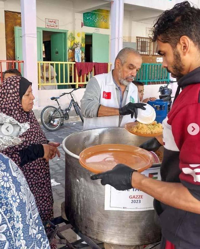 Gamze Özçelik’ten Gazzelilere sıcak yemek yardımı