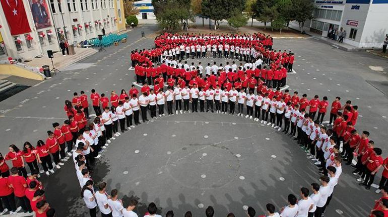 Lise öğrencilerinden Cumhuriyet’in 100’üncü yılı için ‘kuruluş numarası rekoru’
