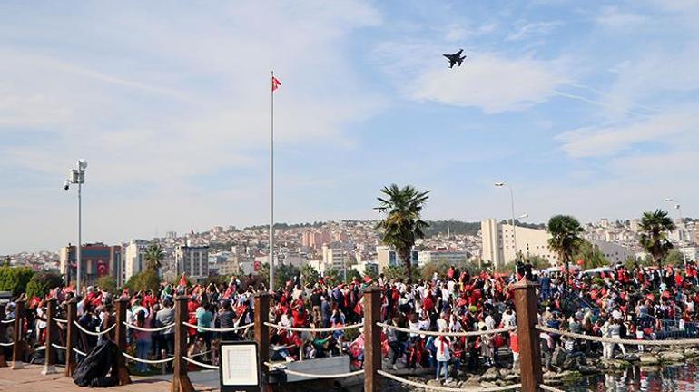 Cumhuriyetin 100’üncü yılında SOLOTÜRKten Samsun’da selamlama uçuşu