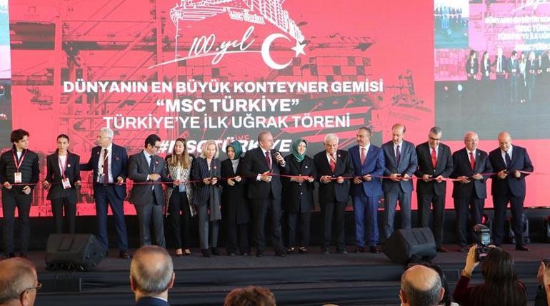 Dünyanın en büyük gemilerinden Cumhuriyetin kuruluşunun 100üncü yıl dönümü nedeniyle MSC Türkiye adı verildi