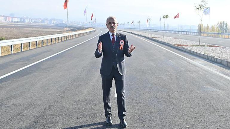 Bakan Uraloğlu açıkladı İki şehir arasındaki mesafe 1,5 saatten daha kısa sürecek