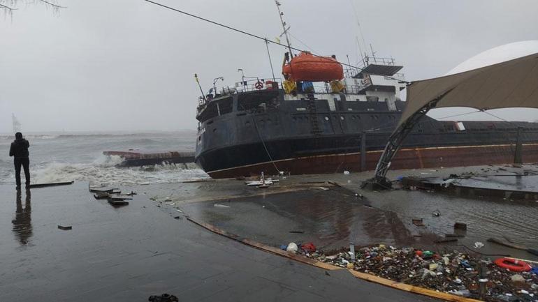 Zonguldakta kuru yük gemisi battı  Acı haber geldi: 1 kişinin cansız bedenine ulaşıldı, 11 Türk mürettebat ile irtibat kurulamadı