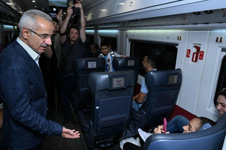 Bakan Uraloğlu duyurdu YHT ve Marmaray yolcu rekoru kırdı
