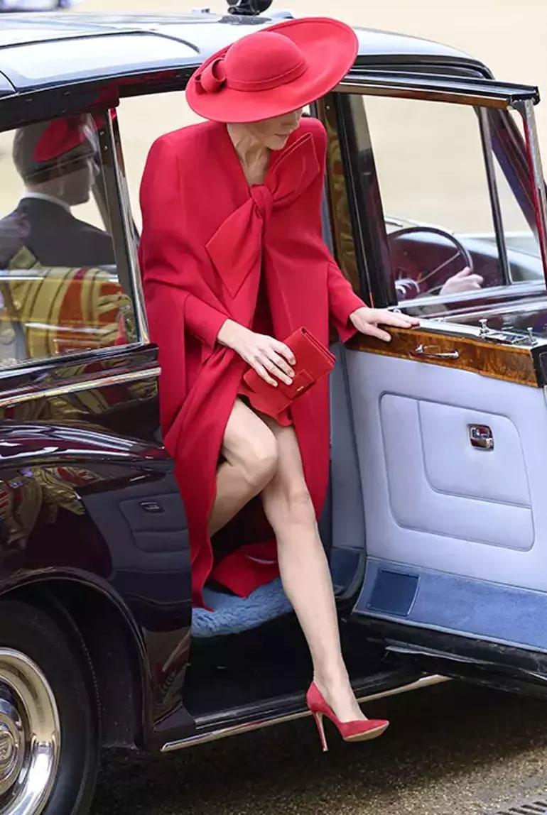 Galler Prensesi Kate Middletonın yaptığı bacak şovu olay oldu O kaslar ne öyle