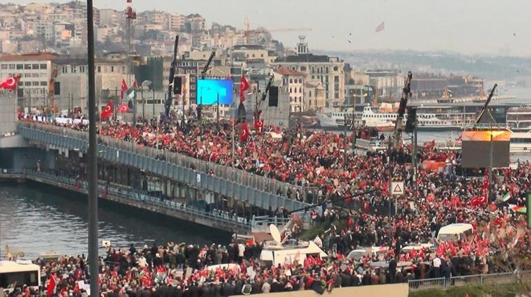 İstanbulda Gazze ve şehitler için büyük yürüyüş
