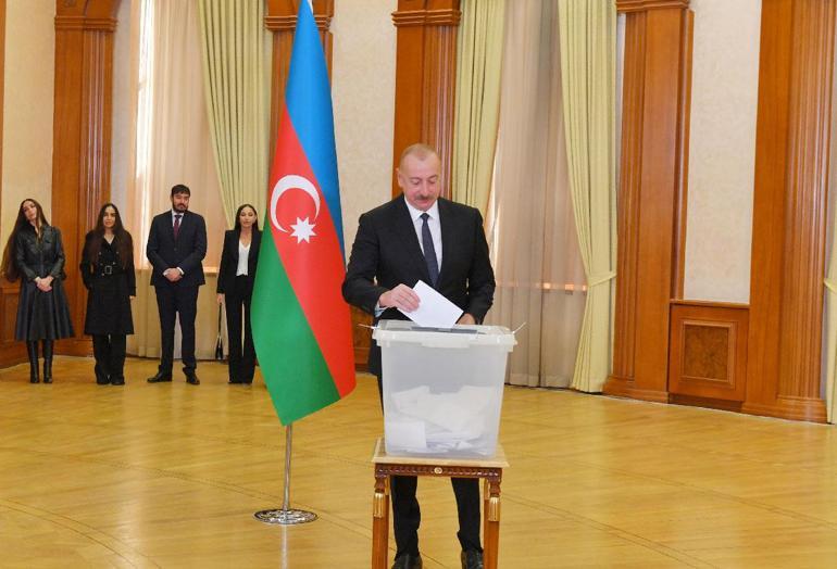 Azerbaycan’da seçim heyecanı İşgalden kurtarılan Karabağda 30 yıl sonra ilk oylar kullanıldı