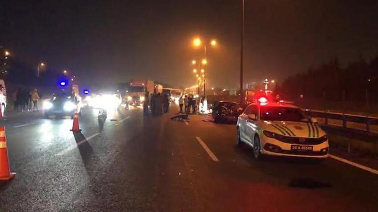 İstanbulda feci kaza Otomobil yayalara çarptı: 5 ölü, 1 yaralı
