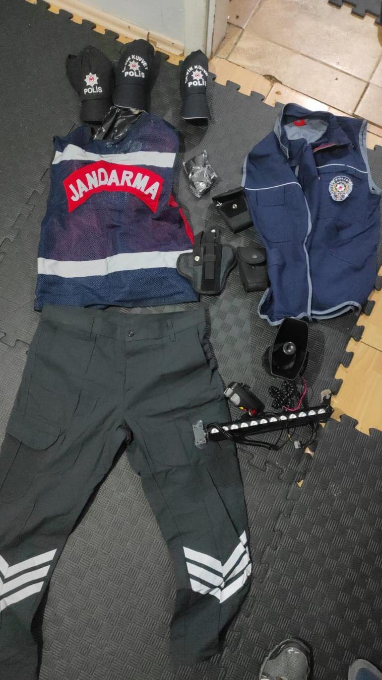 İstihbarattan İstanbulda kritik operasyon Terör saldırısı hazırlığı yapan 2 DEAŞ’lı jandarma ve polis kıyafetiyle yakalandı