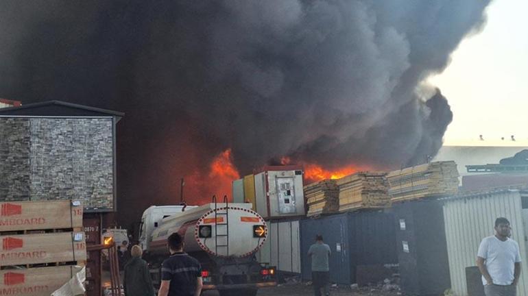 Ankarada Hurdacılar Sitesinde yangın çıktı Olay yerine çok sayıda itfaiye ekibi sevk edildi