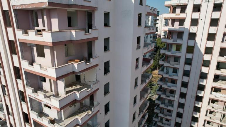 Adana’da orta hasarlı binalar yıkılıyor: 3 bin 972 bina yıkılacak