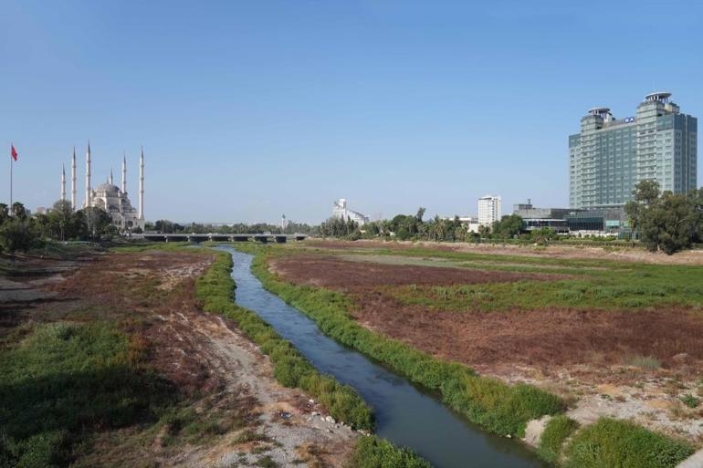 Hızlı tren köprüsü inşaatı nedeniyle DSİ, Seyhan Nehri yatağına su veremiyor: Başkan Karalar çağrı yaptı