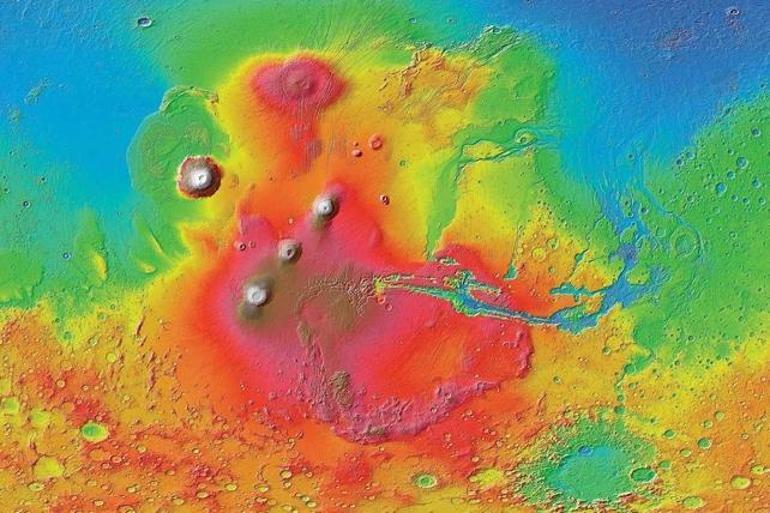 Mars yüzeyinin altında gizemli yapılar keşfedildi