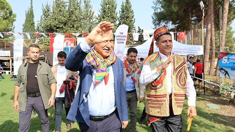 Adanada 8. Geleneksel İsmet Atlı Karakucak Güreşleri başladı