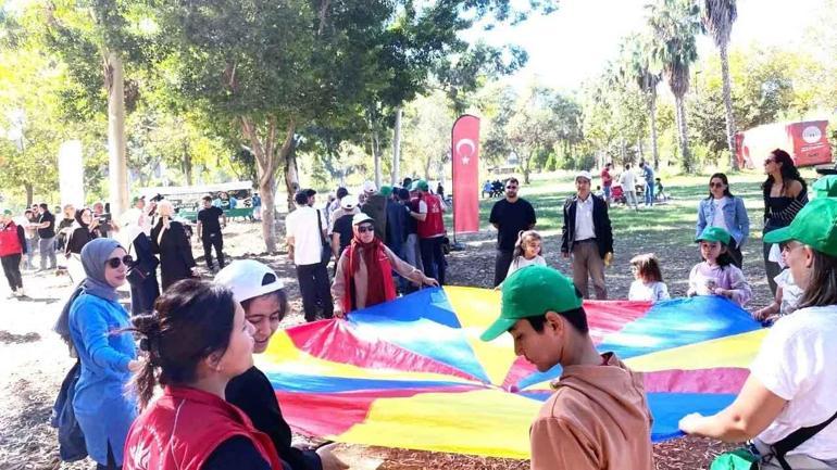 Adanada çevre temizliği: Gönüllü gençler çevre temizliği yaptı