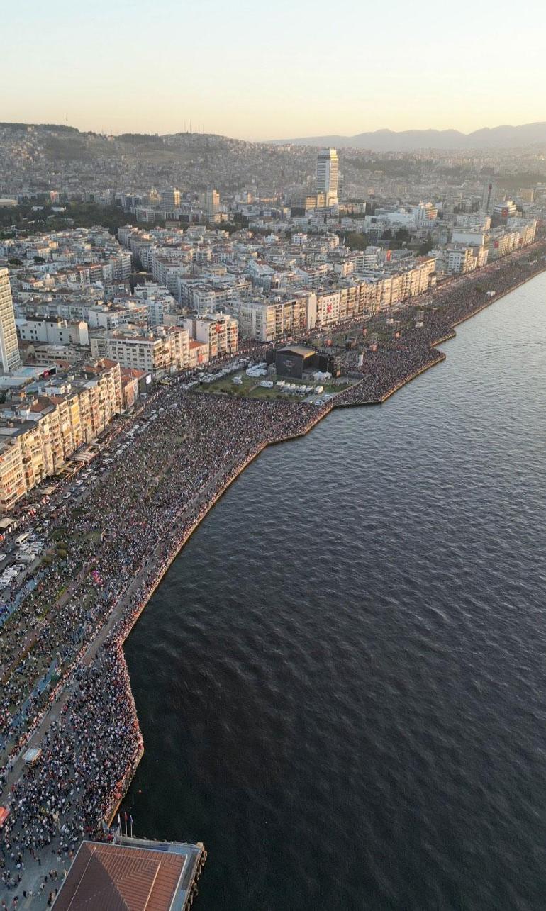 İzmir’de Cumhuriyet coşkusu - Resim : 1