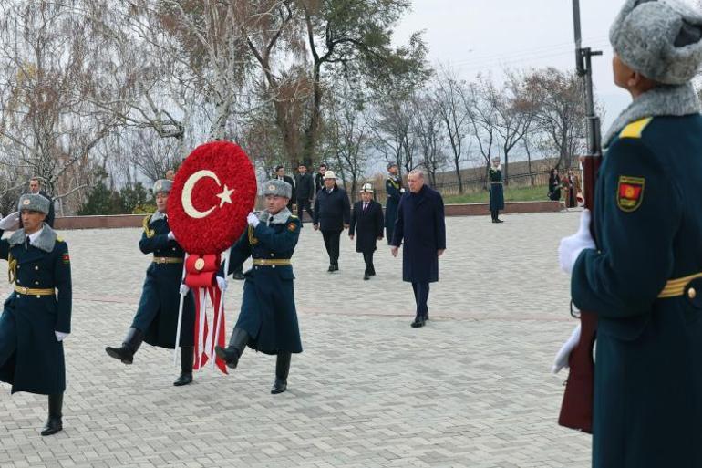 Cumhurbaşkanı Erdoğan Kırgızistanda Resmi törenle karşılandı