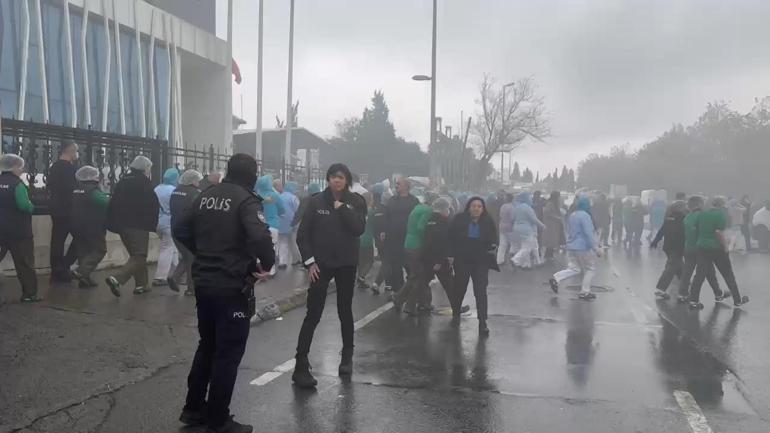 Esenyurtta sağlık malzemeleri üreten fabrikada yangın çıktı