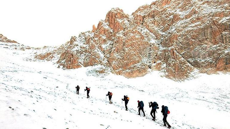 Belaruslu kız kardeşler Niğdede kayboldu Arama çalışmaları devam ediyor