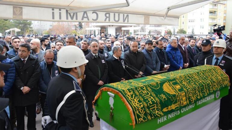 Yasak olduğu iddia edilen ameliyattan sonra hayatını kaybeden eşi için 7 yıldır hukuk mücadelesi sürdürüyor - Resim : 4