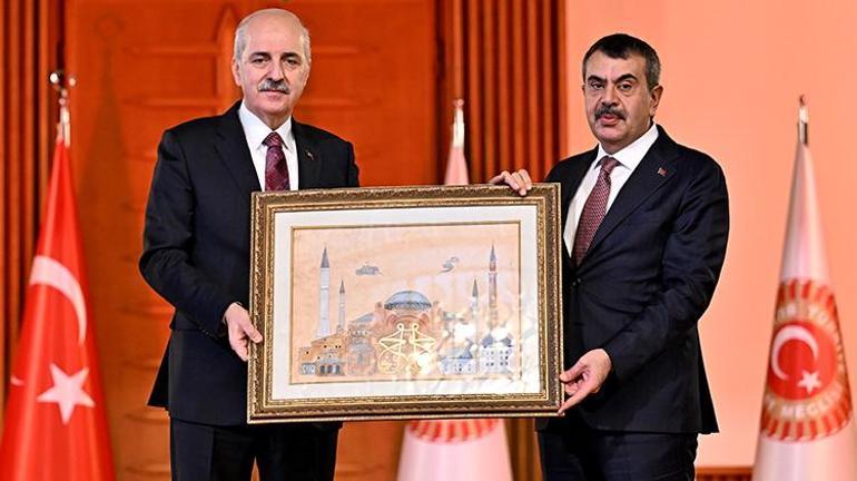 Numan Kurtulmuş 81 ilden gelen öğretmenleri Mecliste ağırladı