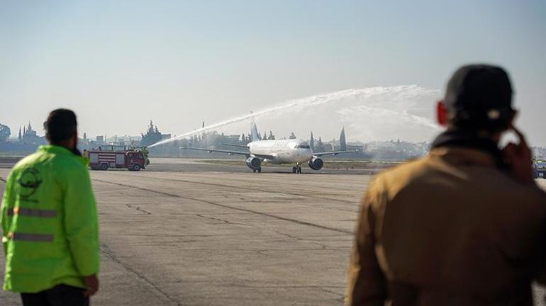 Esad rejiminin ardından Şamdan kalkan ilk uçak Halepe indi