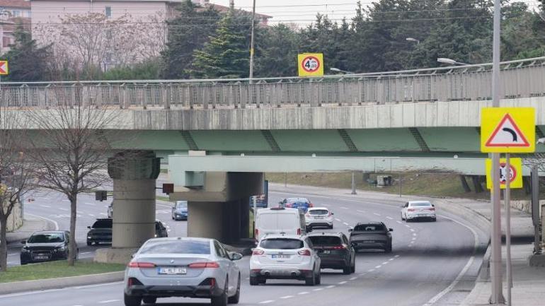 Bakırköyde kazalarla gündeme gelen alt geçit için tır sürücülerine uyarı