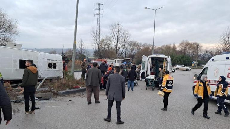 Balıkesirde öğrenci servisi ve TIR çarpıştı Çok sayıda yaralı var