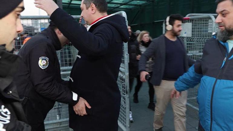 Taksim Meydanı ve İstiklal Caddesinde yılbaşı yoğunluğu