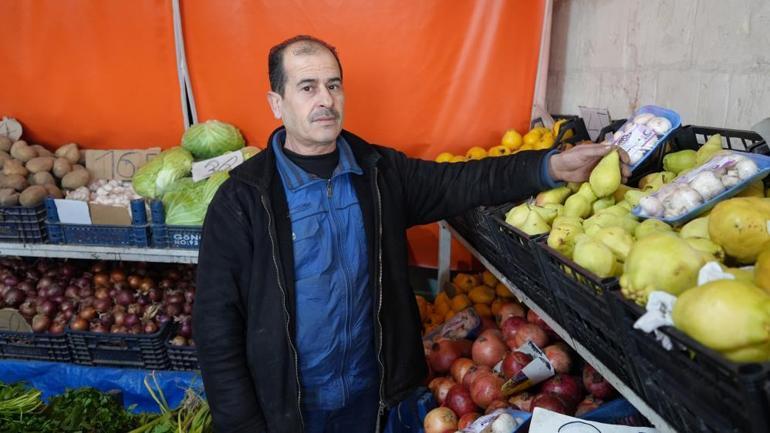 Gaziantepte Suriyeli esnaf kesin dönüş öncesi iş yerindeki fiyatları yarıya indirdi