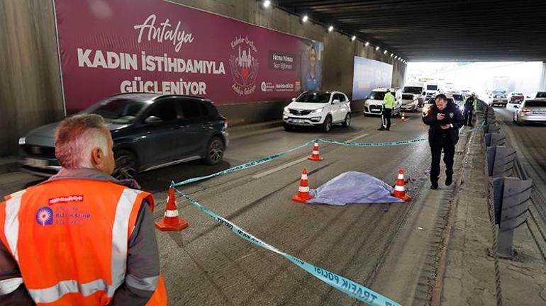 Antalyada motordan düşüp ölen gencin telefonuna kimse cevap veremedi