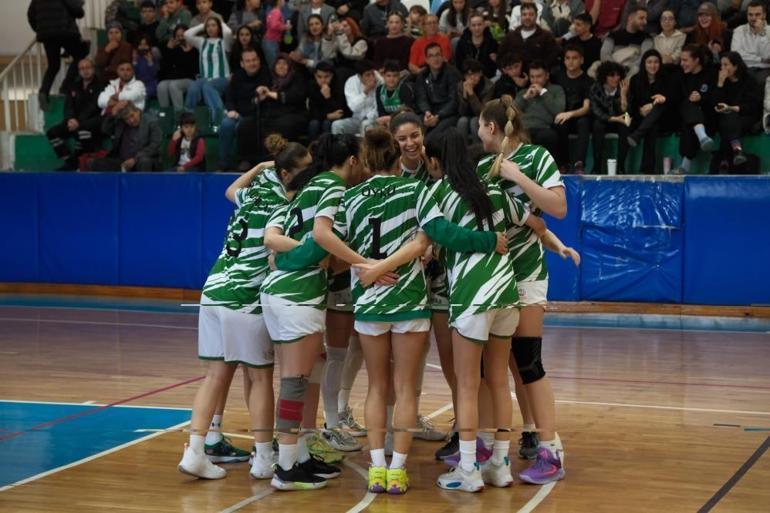 Ceyhan Belediye Basketbol Akademisi liderlik koltuğunu bırakmıyor: Tek hedefimiz şampiyonluk