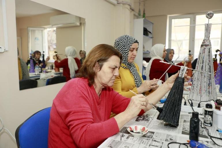 Manisada kadınlar atıkları sanat eserine dönüştürüyor
