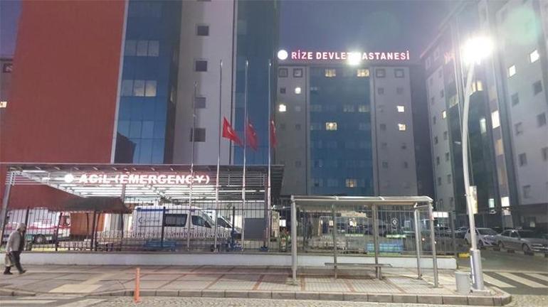 Milli yas ilan edilmesiyle İstanbulda bayraklar yarıya indirildi