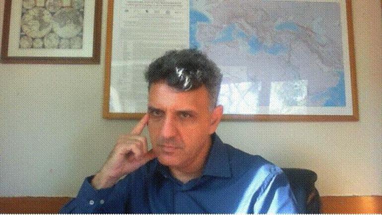 Ege büyük deprem için sinyal mi veriyor 400 defa sallandı, profesörler adaya gitti Sismik aktivite artıyor