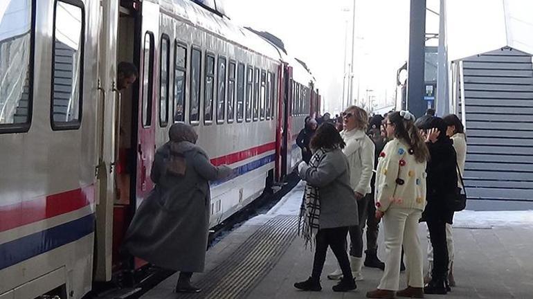 Trenler tıklım tıklım Doğu Ekspresinde yer bulamayan Erzurum - Kars yolcularına ek sefer konuldu