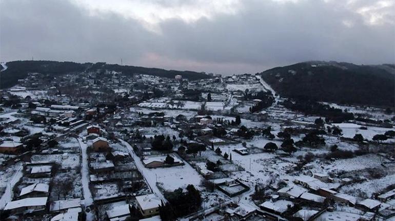 İstanbula lapa lapa kar yağdı Her yer beyaza büründü