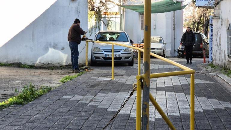 Tekirdağda sokak tartışması Arasından geçen sokağa demir bariyerle kapattı