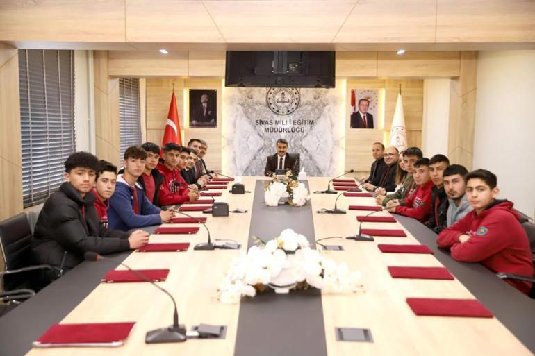 Sivaslı meslek liseli öğrenciler stajlarını Fransa’da yapacak