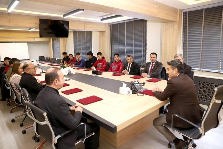Sivaslı meslek liseli öğrenciler stajlarını Fransa’da yapacak