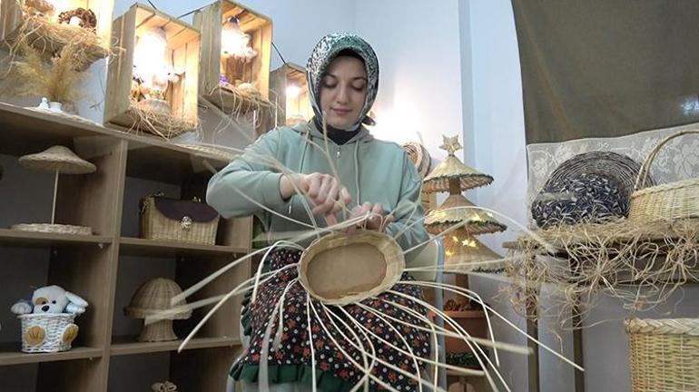 Erzincanda geleneksel sepetleri yeniden hayata kazandıran kadın 500 kişiye sepet örmeyi öğretti