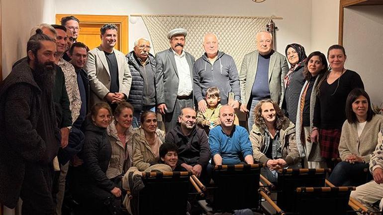 Üç telli saz sanatçıları Antalyada kamp yaptı