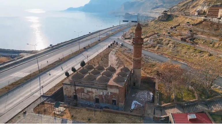 Adilcevazın doğal güzellikleri havadan görüntülendi
