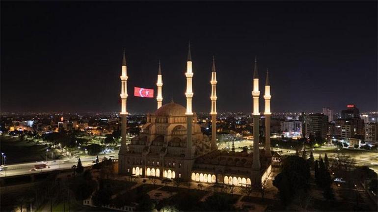 Akdenizin göz bebeği geceleri de ışıl ışıl İçimiz açılıyor